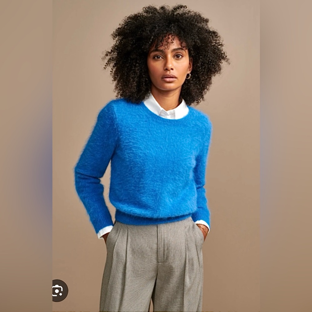 Bellerose Long Sleeve Crew Neckline Angora Blend Women's Pullover Sweater